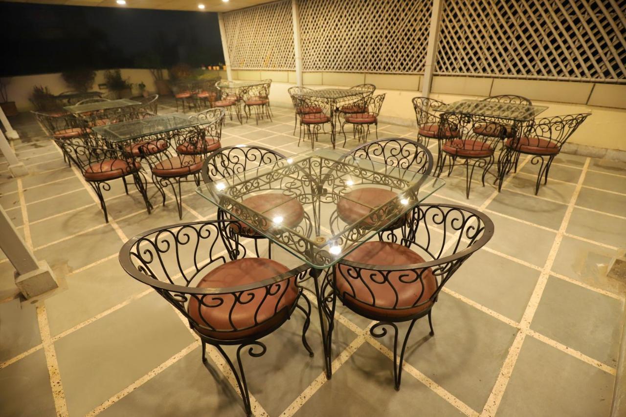 Hotel Shanti Villa New Delhi Buitenkant foto