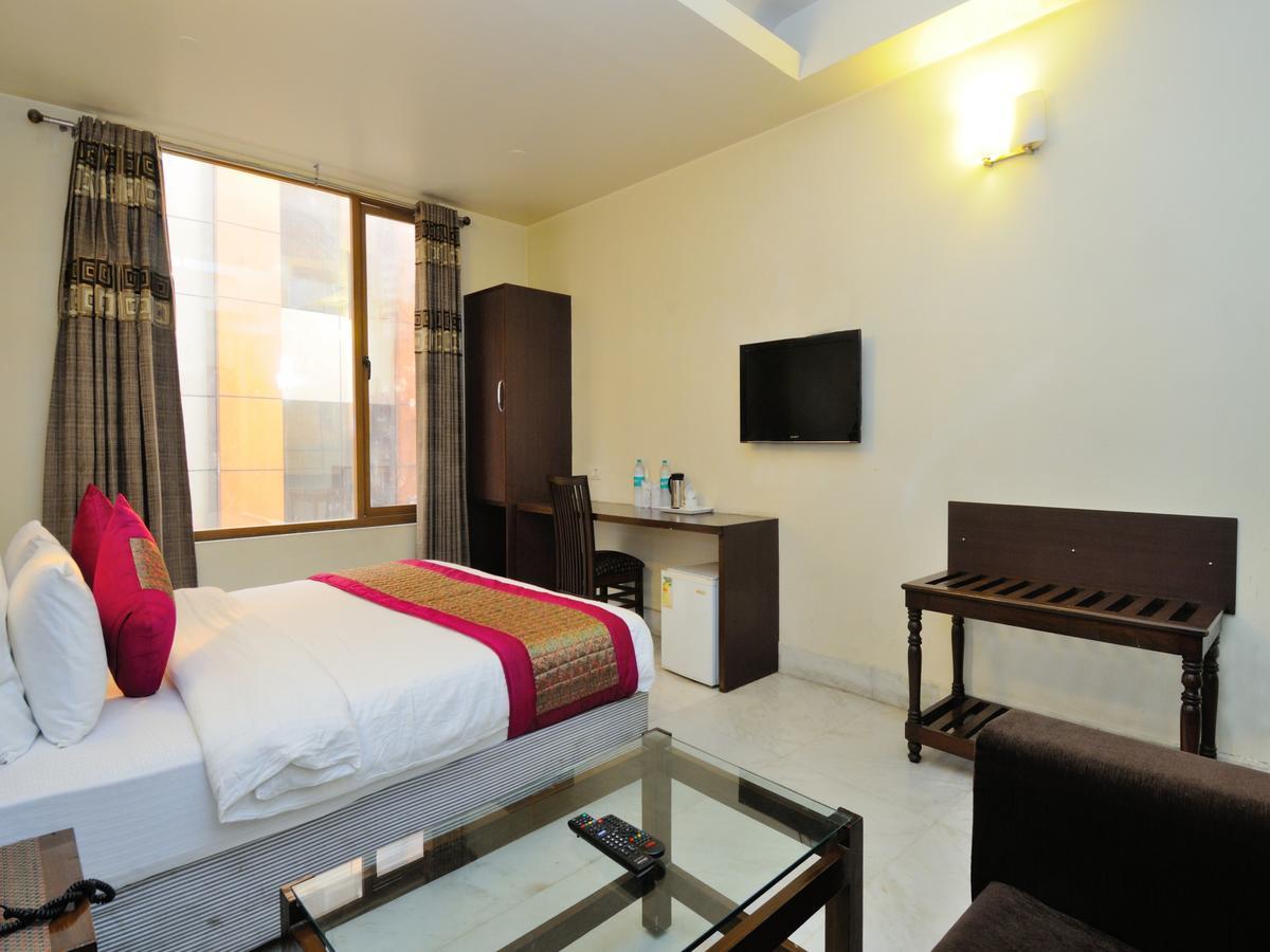 Hotel Shanti Villa New Delhi Buitenkant foto