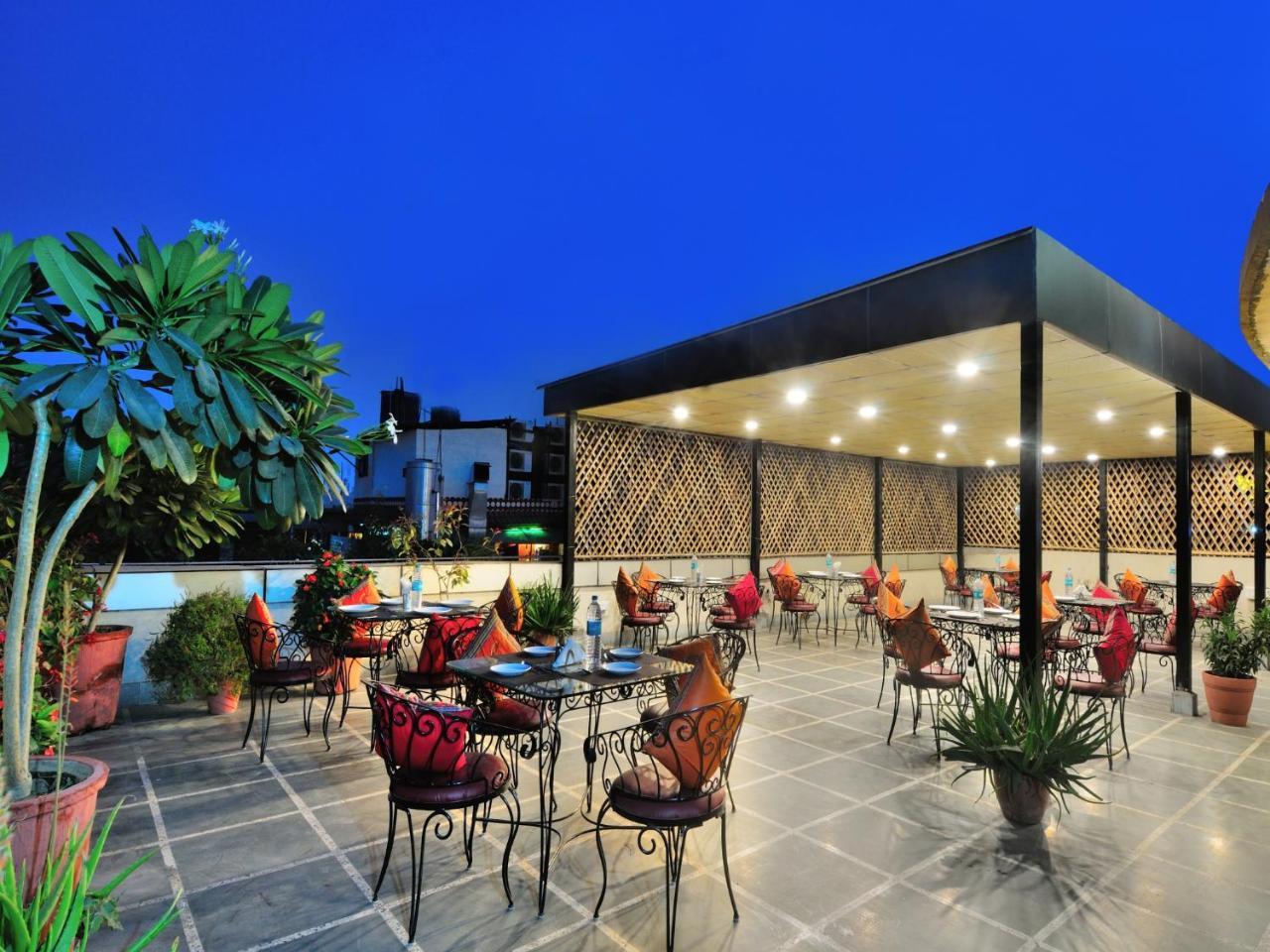 Hotel Shanti Villa New Delhi Buitenkant foto